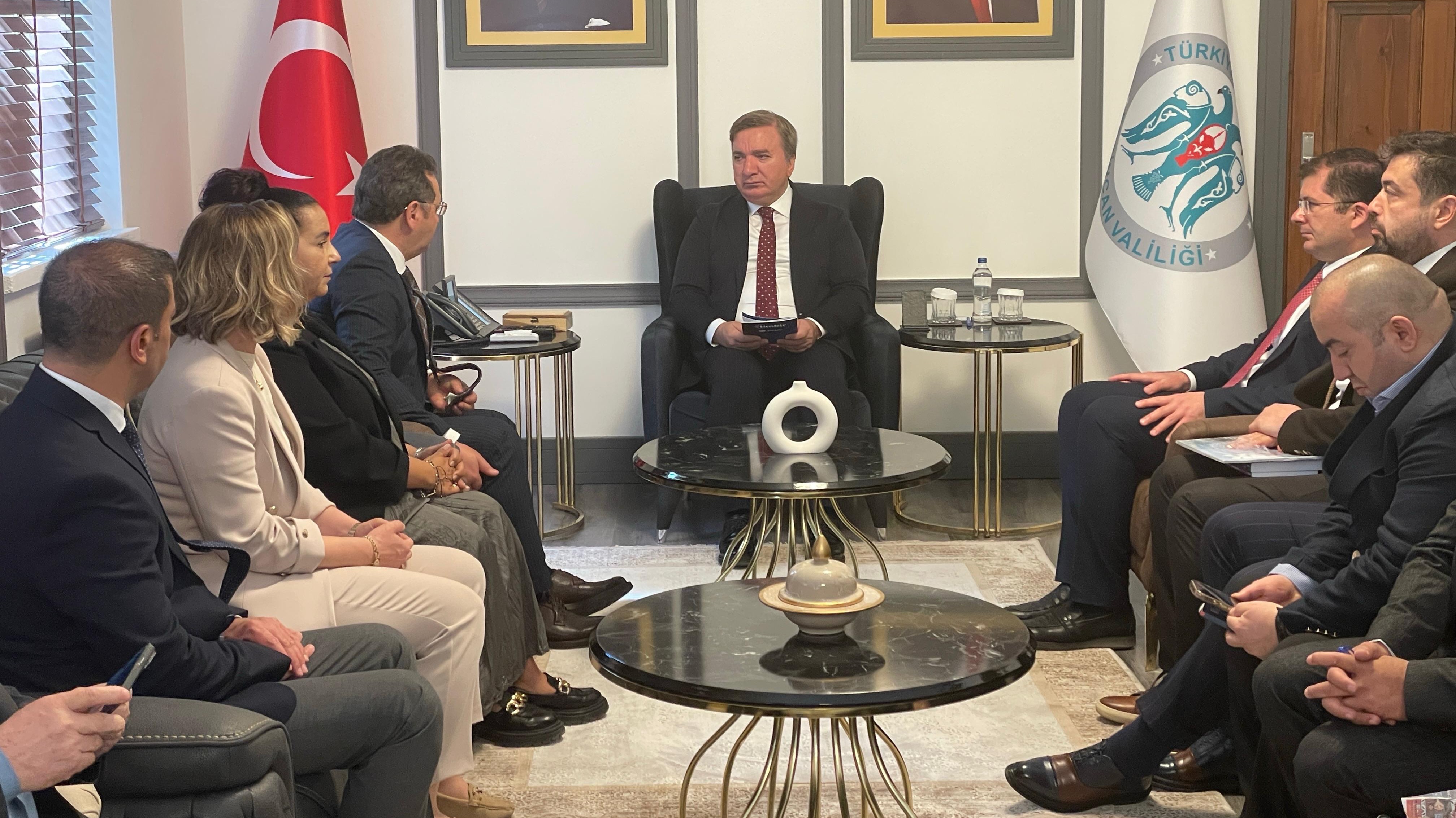 TİMBİR'den Erzincan Valisi Doç. Dr. Aydoğdu’ya ziyaret: "Burada ötekileştirme kültürü yok"