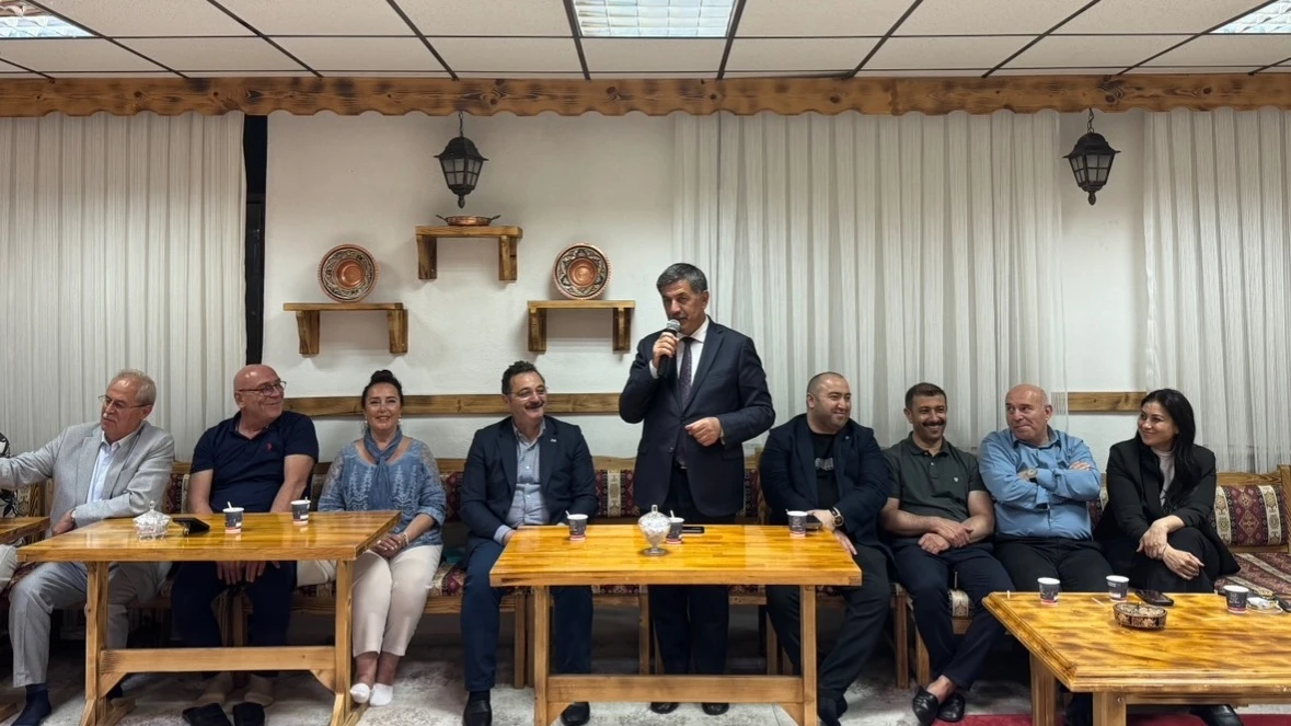 Erzincan Belediye Başkanı Bekir Aksun, TİMBİR ve BHA yönetimini ağırladı: "Erzincan kardeşliğin şehri"
